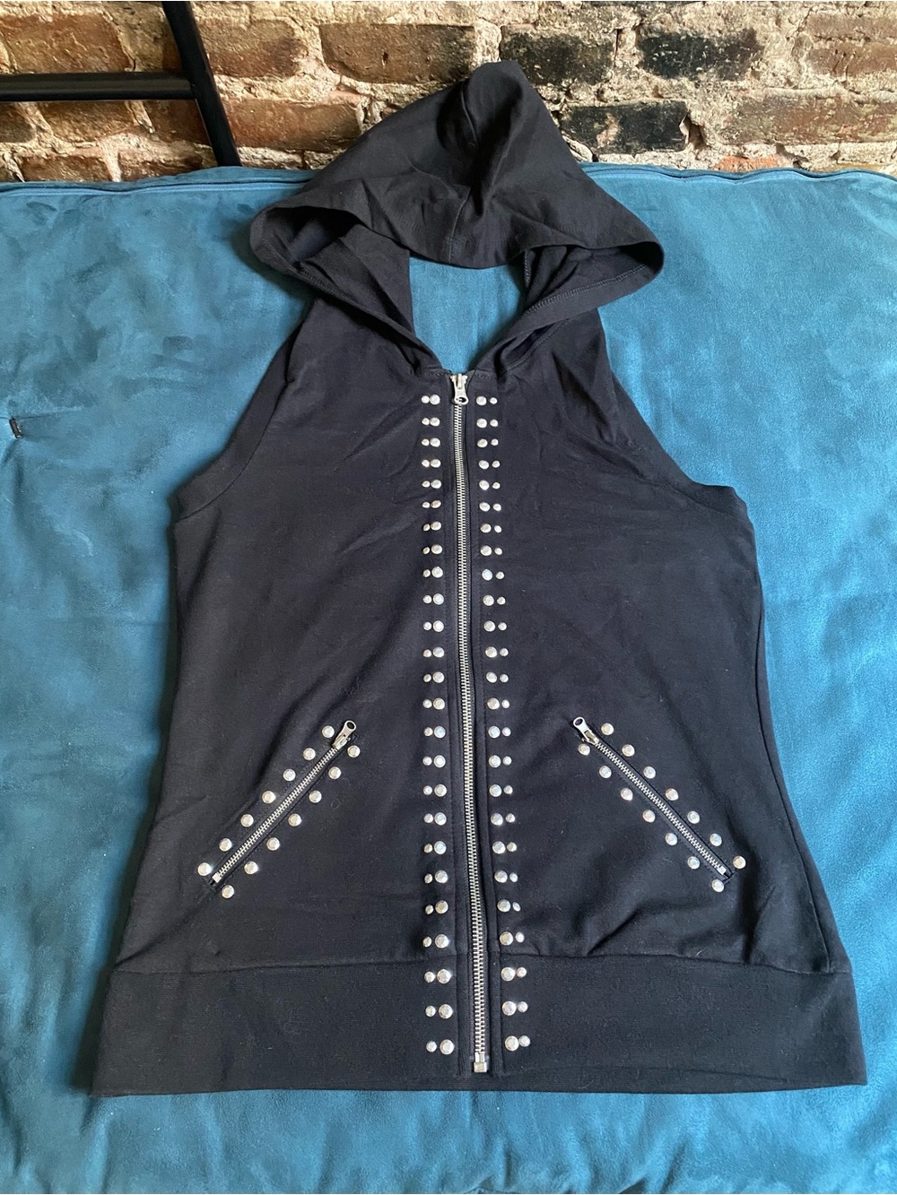 Urban Groove Women's M Black Sleeveless Full Zip Backless Studded Hoodie Pockets
